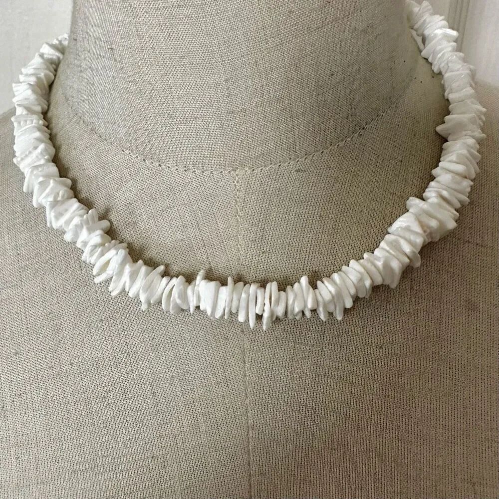 White shell chip unisex necklace